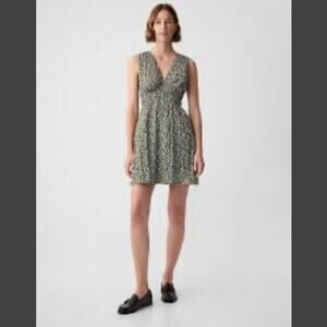 Gap Textured Crinkle Empire Waist Olive Green Floral Mini Dress Women’s Size M